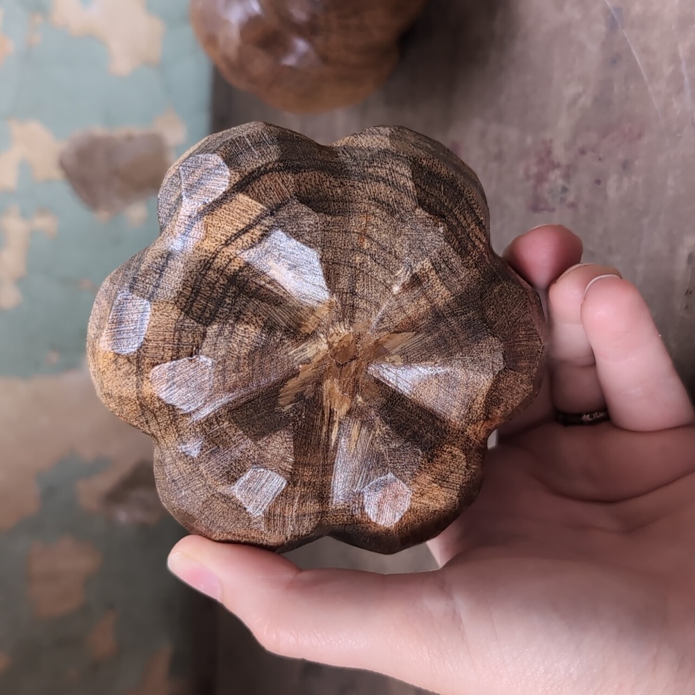 Rustic Wooden Pumpkins - Picture 4 of 5